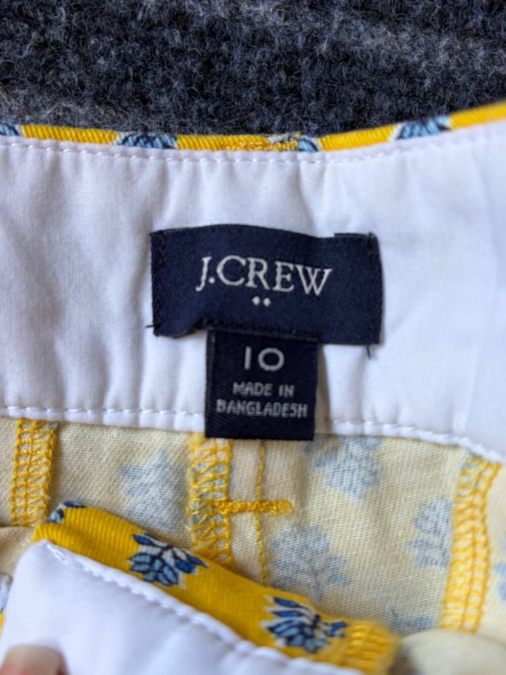 J Crew Shorts Size 10 Chino Yellow Leaf Pattern 100% Cotton - Picture 5 of 8